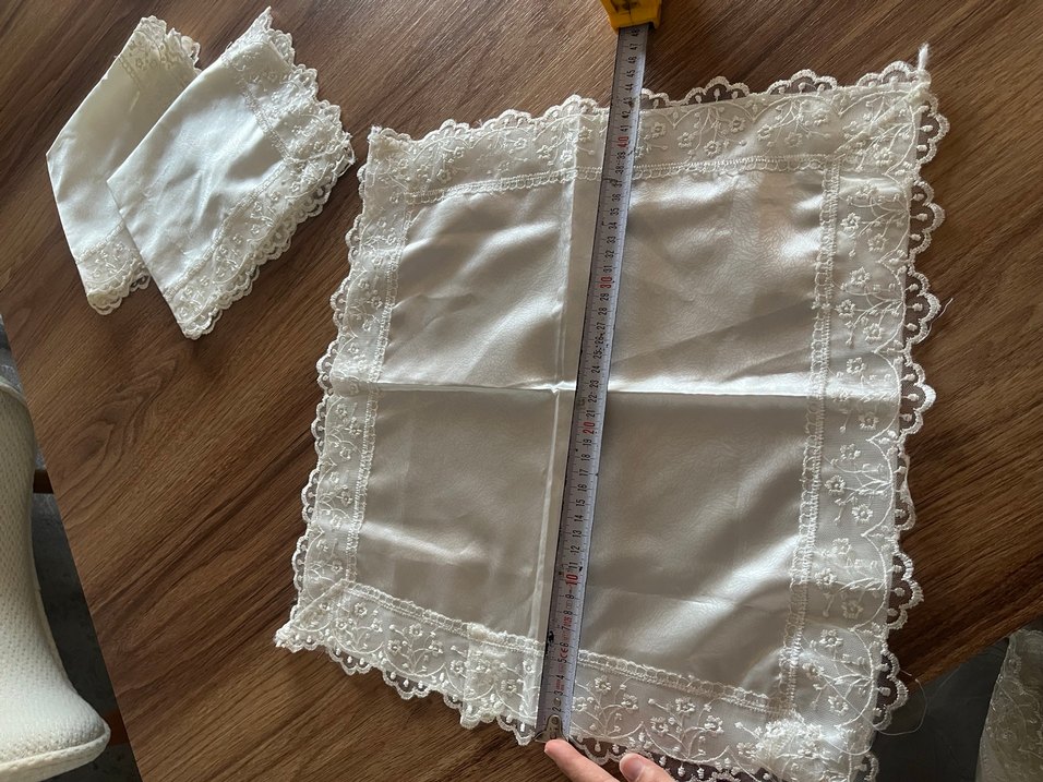 İşlemeli Beyaz Parlak Masa Örtüsü - Görsel 4