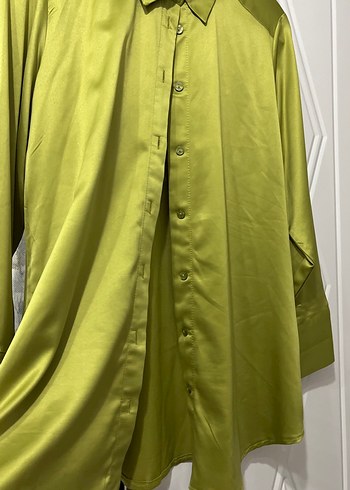Düğmeli Yeşil Saten Kadın Gömlek - Görsel 2
