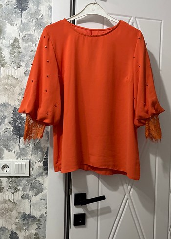 Kırmızı Düğmeli Kısa Kollu Kadın Bluz - Görsel 2