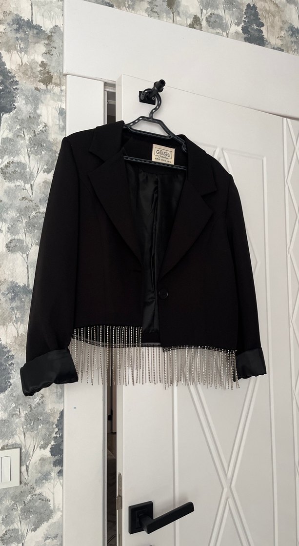 Püsküllü Siyah Kısa Kadın Blazer - Görsel 2