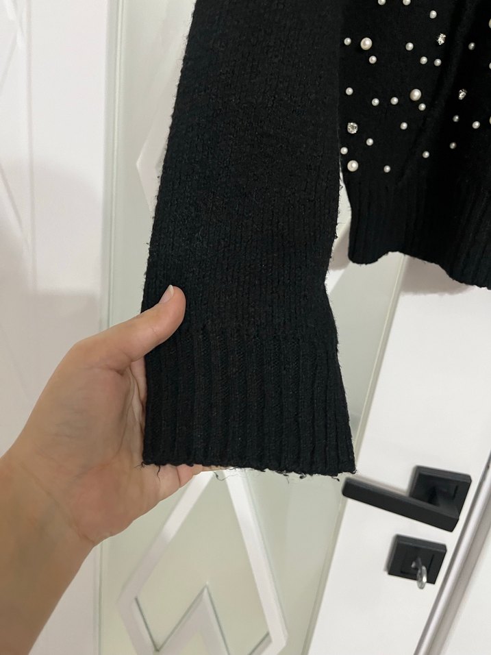 Pul İşlemeli Siyah Kısa Triko Kazak Hırka - Görsel 5