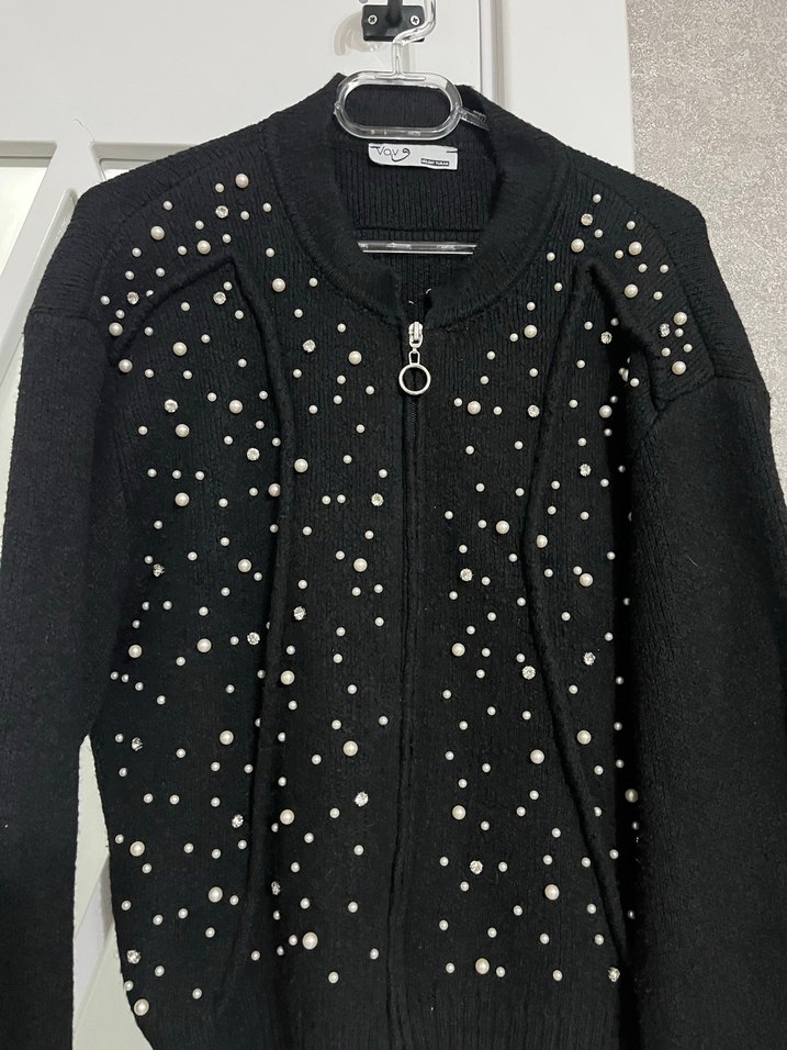 Pul İşlemeli Siyah Kısa Triko Kazak Hırka - Görsel 2