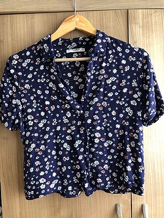 Pull&Bear çiçekli gömlek