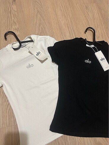 Stradivarius Alo yoga tişört