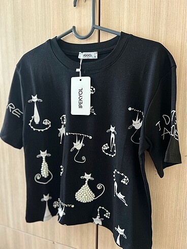 m Beden siyah Renk İpekyol İncili Tshirt