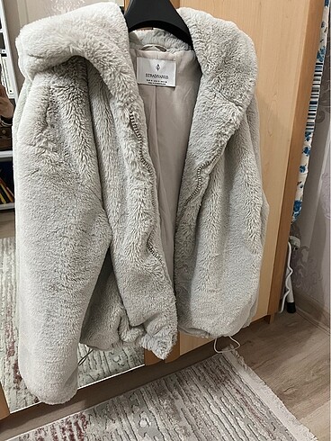 Peluş mont stradivarius