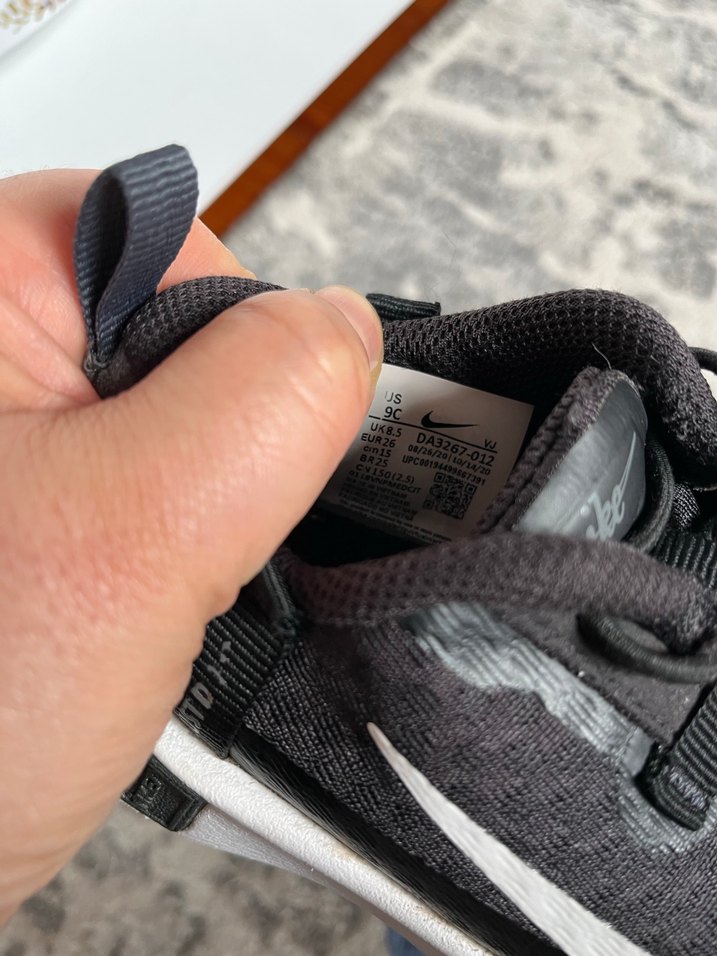 Siyah nike spor ayakkabısı - Görsel 3