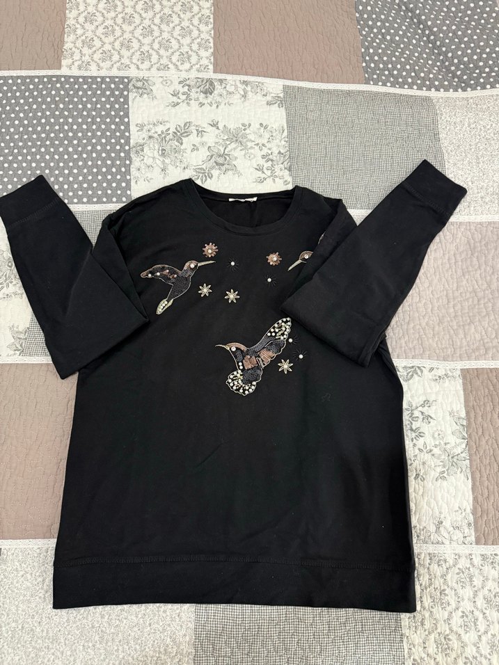 Payet İşlemeli Siyah Viskon Kadın Bluz - Görsel 4