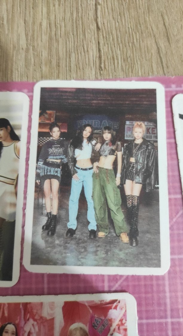 16 adet arkalı önlü blackpink fotokart - Görsel 4