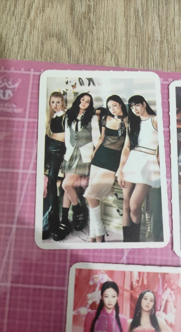 16 adet arkalı önlü blackpink fotokart - Görsel 3