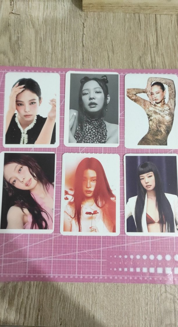 32 adet arkalı önlü jennie fotokart - Görsel 2