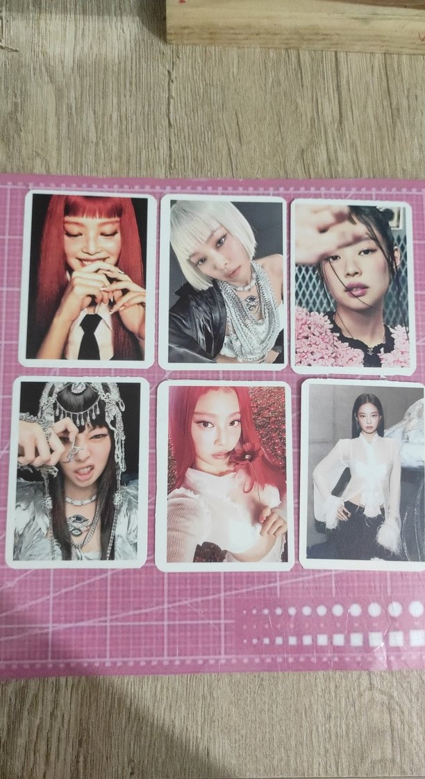 32 adet arkalı önlü jennie fotokart - Görsel 3