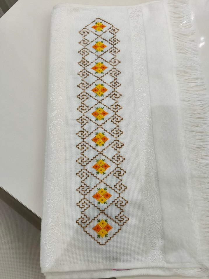 Nakışlı Beyaz Püsküllü Havlu etamin işleme - Görsel 2