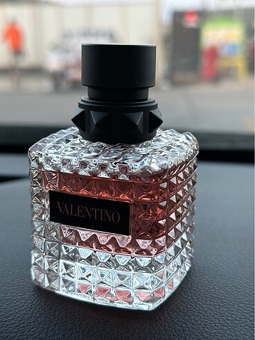  Beden Renk Valentino Donna Born In Roma EDP 50 ML