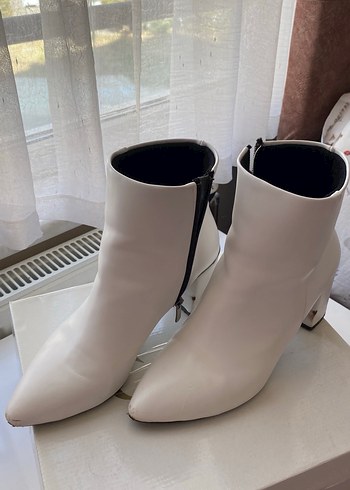 39 Beden beyaz Renk Beyaz Deri Stiletto Topuklu Kadın Bot