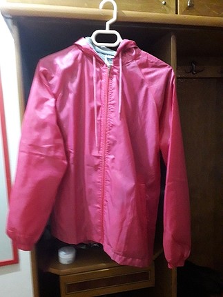 pembe yağmurluk