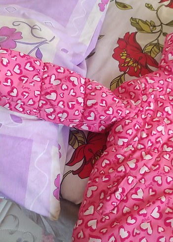 Kapüşonlu Pembe Kalp Desenli Kız Mont - Görsel 2