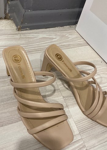 Bej Minimalist Topuklu Kadın Sandalet - Görsel 3