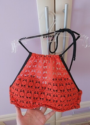 Turuncu bikini takımı