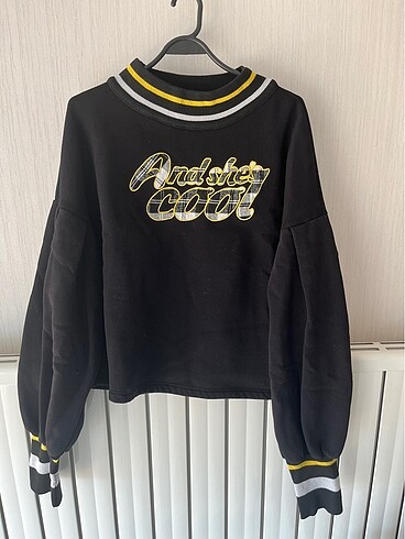 Sweatshirt