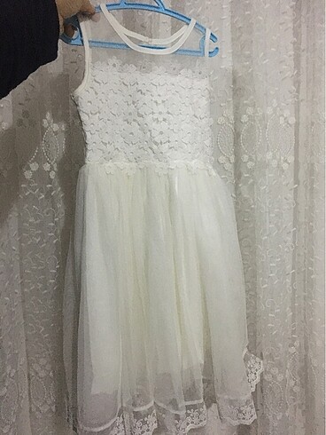 LC Waikiki Beyaz elbise 7-8 yaş