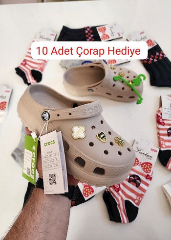 Crocs Kadın Toka Detaylı Kahverengi Terlik