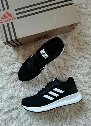 Adidas Spor Ayakkabı