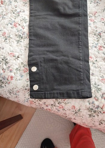 Siyah Düğmeli Rahat Kesim Kadın Kot Pantolon - Görsel 5