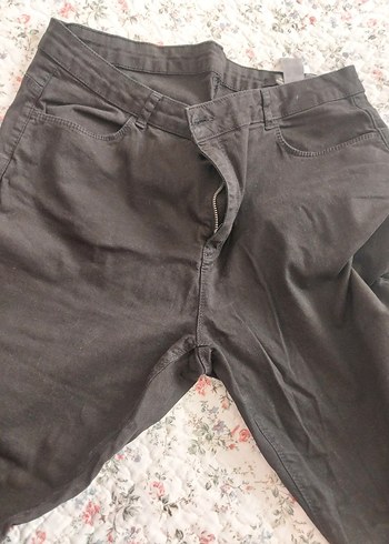 Siyah Düğmeli Rahat Kesim Kadın Kot Pantolon - Görsel 2