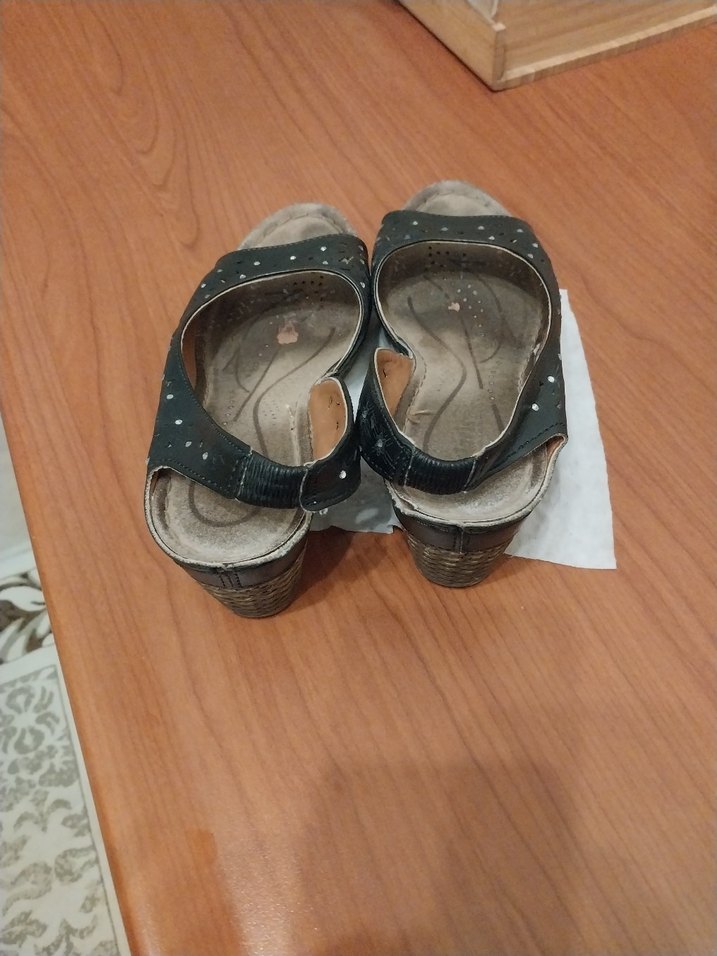 Siyah taşlı sandalet - Görsel 3