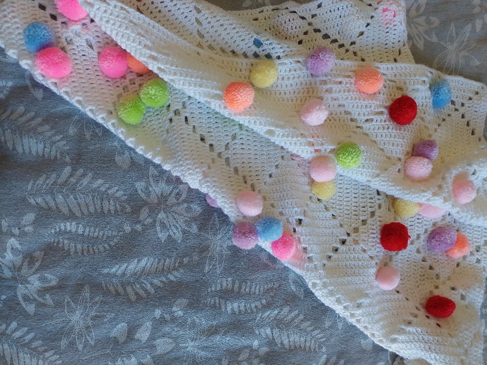 Renkli Ponponlu Örgü Bebek Battaniyesi - Görsel 2