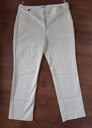40 Beden beyaz Renk Beyaz kumaş pantolon