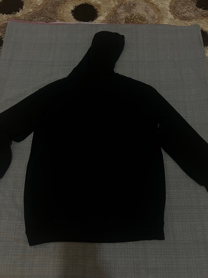 Siyah Kapüşonlu Baskılı Sweatshirt - Görsel 3