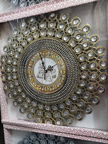 Yeni kutulu saatçiden