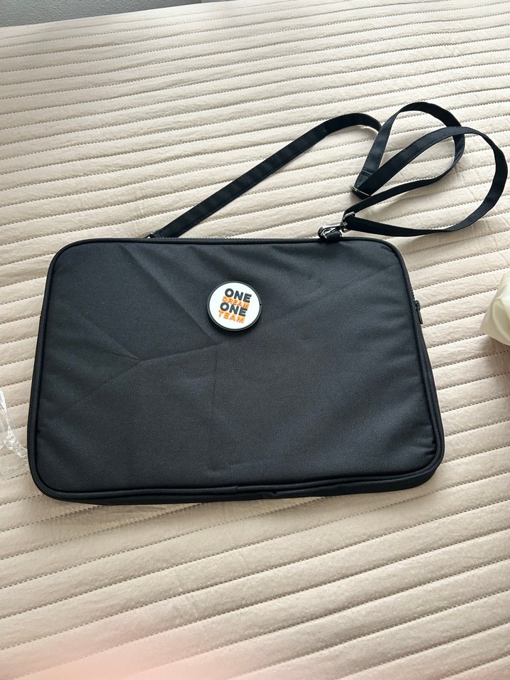 Kadın Siyah Deri Laptop Çantası - Görsel 3