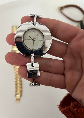 Zincir Detaylı Kadın Altın Saat - Görsel 5