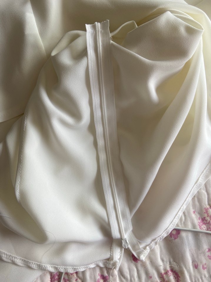 Zincir Detaylı Beyaz Bluz - Görsel 5