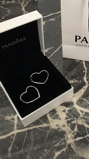 Pandora asymmetric kalp küpe 2,5 cm