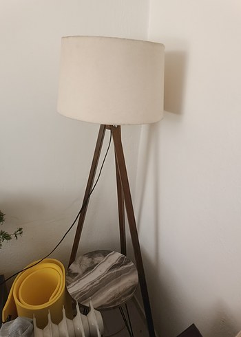 Bej Ayaklı Abajur - Görsel 2