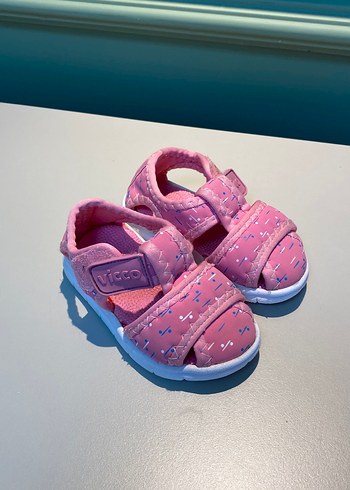 Kız Çocuk Pembe Cırtlı Bağcıksız Sandalet