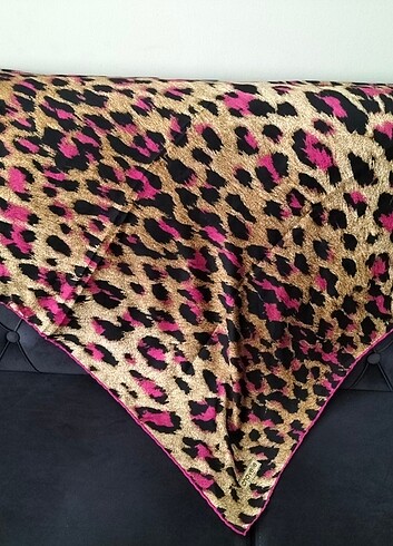 Leopar eşarp 