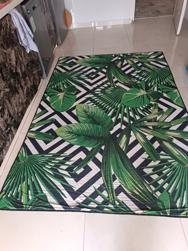 Modern Desenli Yeşil Baskılı Halı - Görsel 2