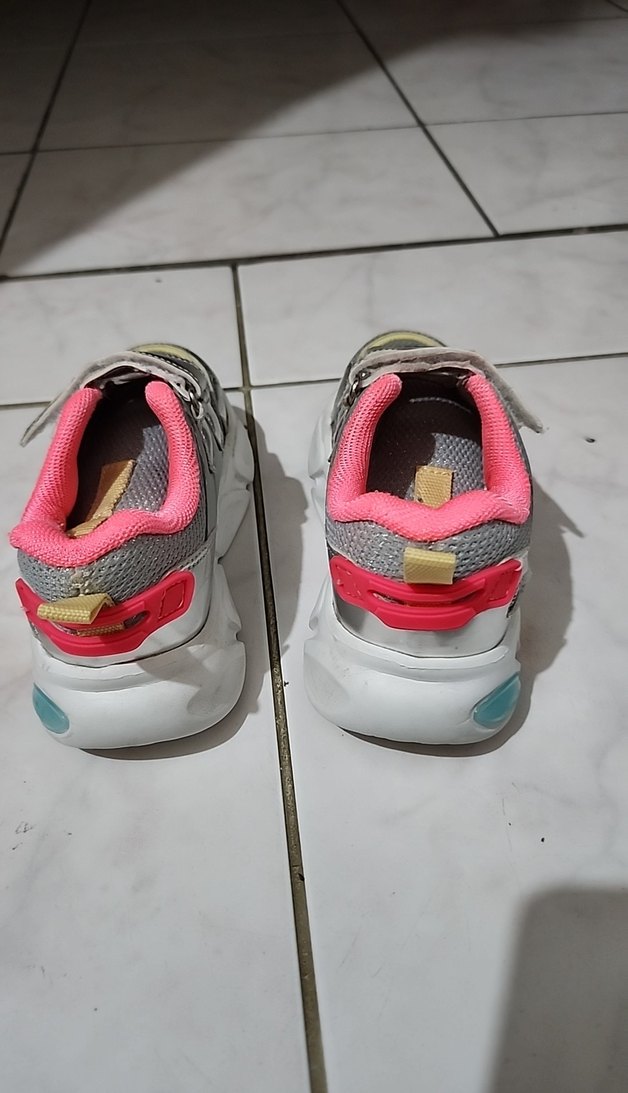 Kız Çocuk Gri Sneaker Velcro Bantlı - Görsel 4