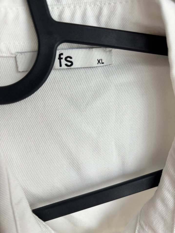 Düğmeli Beyaz Keten Kadın Gömlek - Görsel 4