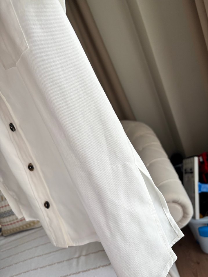 Düğmeli Beyaz Keten Kadın Gömlek - Görsel 3