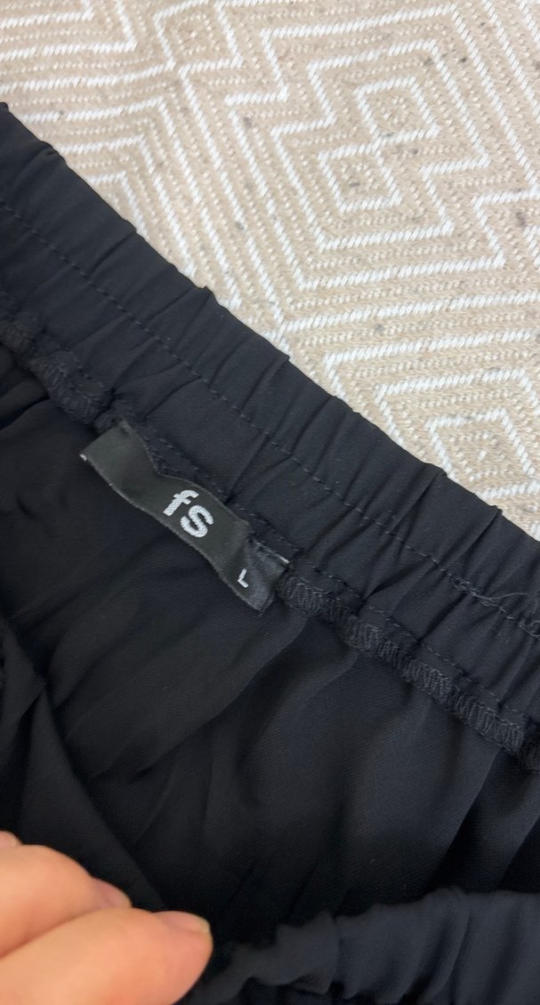 Siyah Uzun Piliseli Gotik Etek - Görsel 4