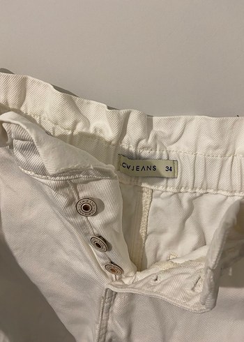 Düğmeli Beyaz Jean Midi Şort - Görsel 4