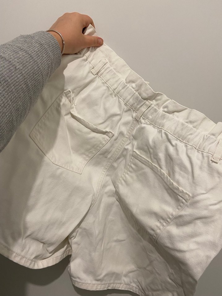 Düğmeli Beyaz Jean Midi Şort - Görsel 3