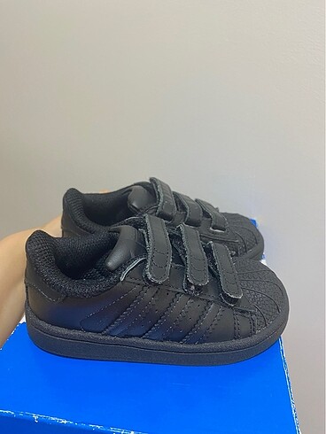 22 Beden Adidas süpertar spor ayakkabı