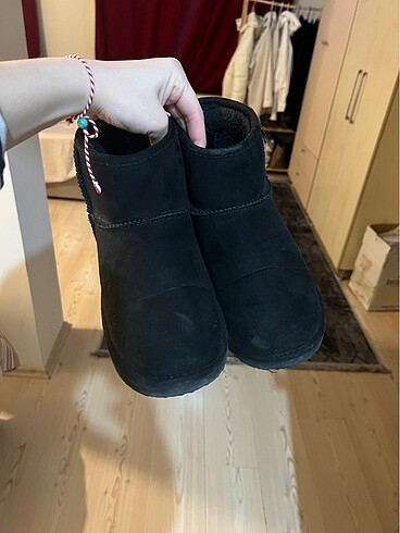 H&M Ugg bot